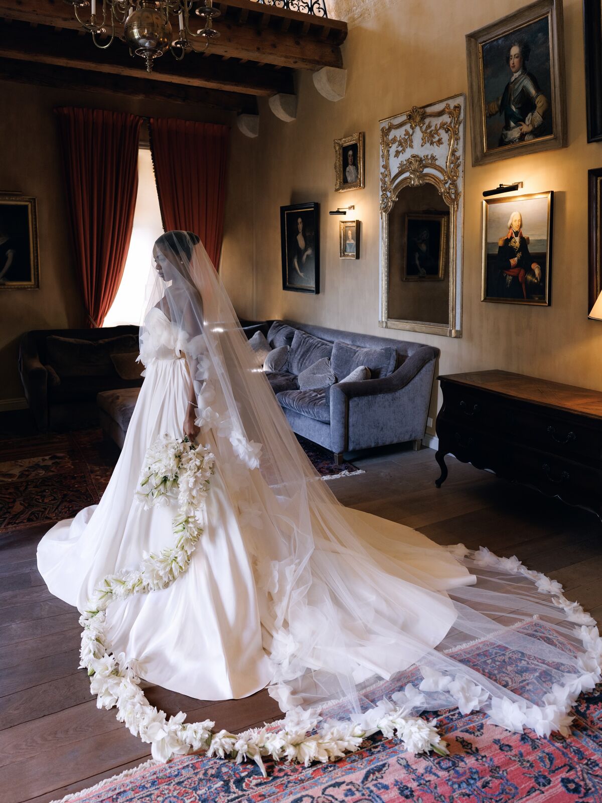 Paris dans le salon du Château de Fontarèches